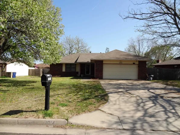 1014 S Burrus St, Wichita, KS 67207