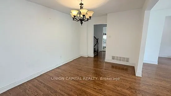 465 Hounslow Ave — Photo 25