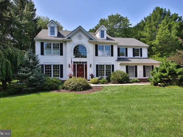 215 New Britain Rd, Doylestown, PA 18901