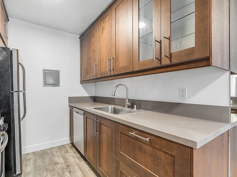 1812 Westholme Avenue — Photo 2