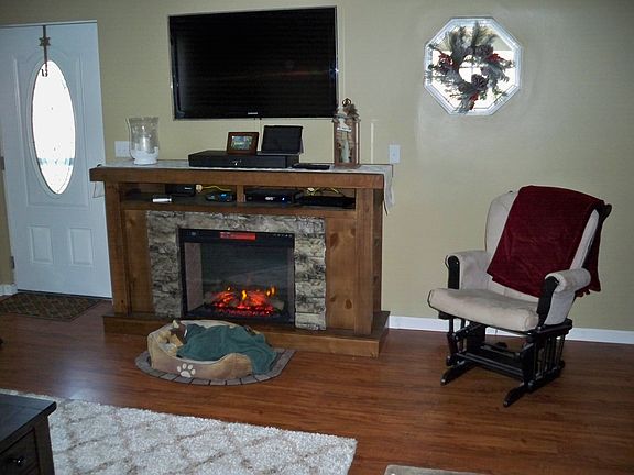 4th image of 88 Teaberry Lane