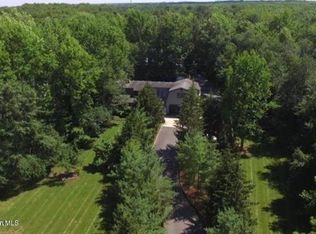 295 Cranberry Rd, Farmingdale, NJ 07727