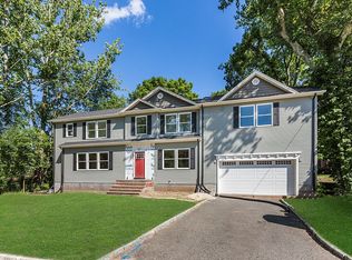 8 4th Ave, Roseland, NJ 07068