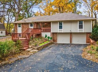 833 Kendall Rd, Peculiar, MO 64078