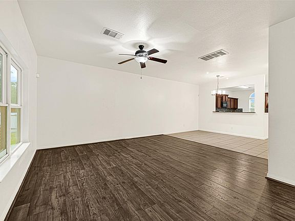4th image of 8843 Leclaire Meadow Dr