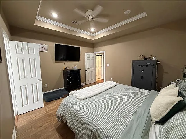 18857 Hank Dr — Photo 11