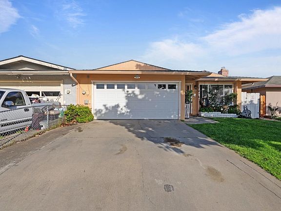 3rd image of 1780 Truckee Way