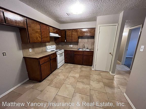 4th image of 1419 Flat Rock Dr