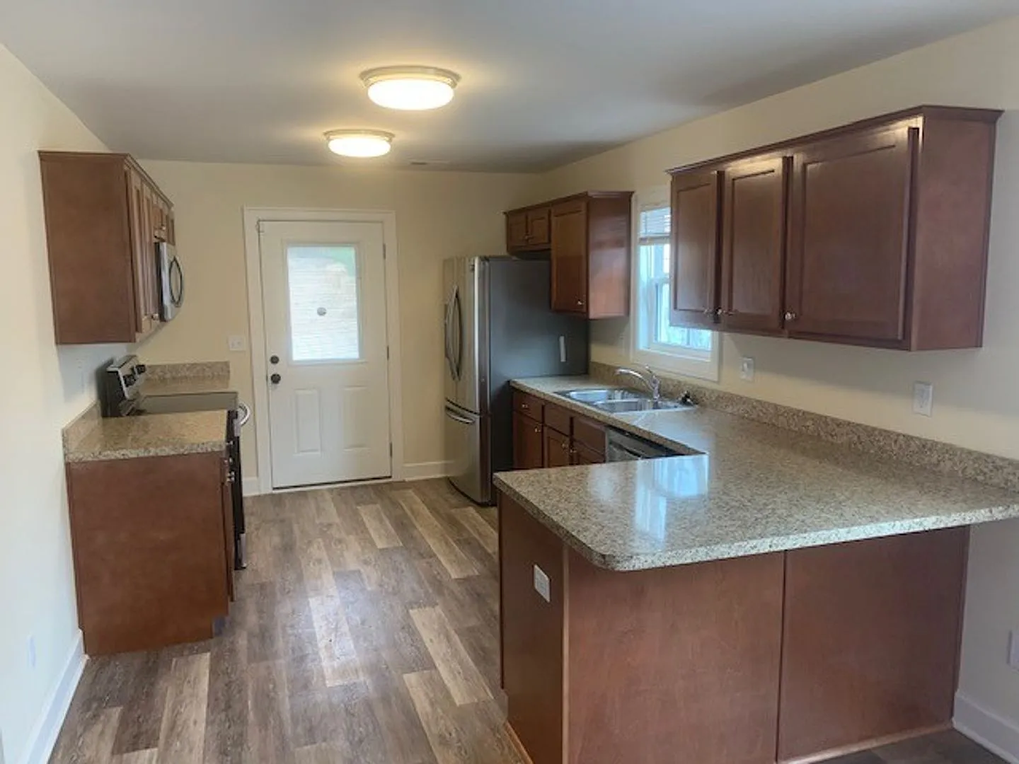 Students ~ Pre-Leasing Now Fall 2026 — Photo 2