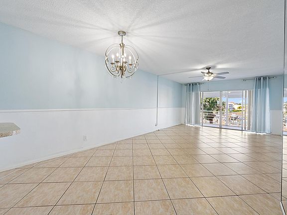 4th image of 29 Yacht Club Drive Unit 405