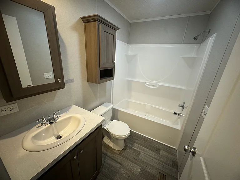 17 Pine Ave — Photo 21