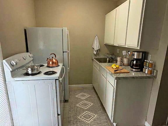 5th image of 516 Massillon Rd #4