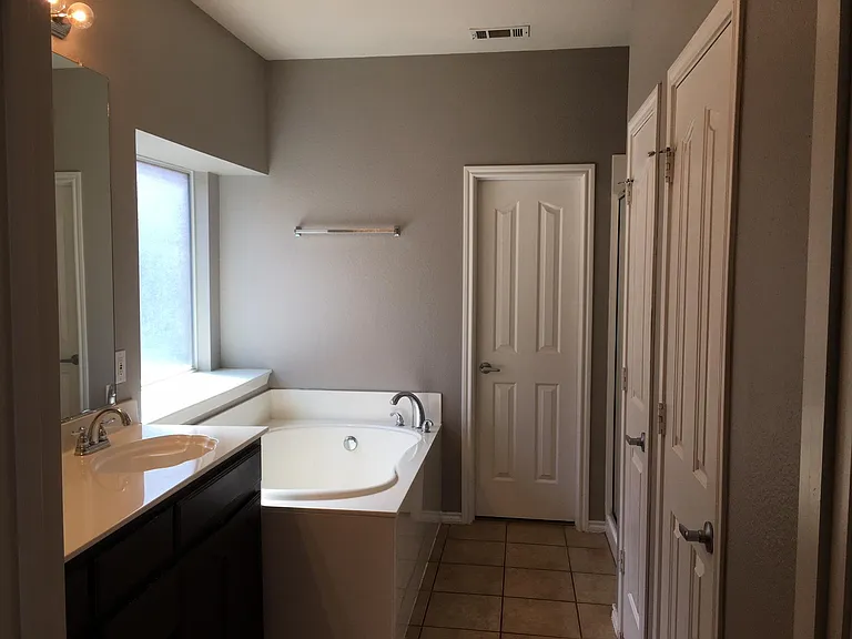 4024 Claymore Ln — Photo 9