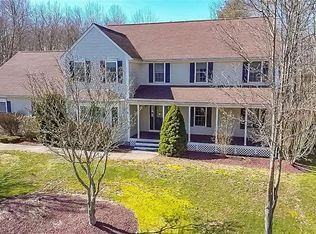 35 Falcon Ln, Cranston, RI 02921