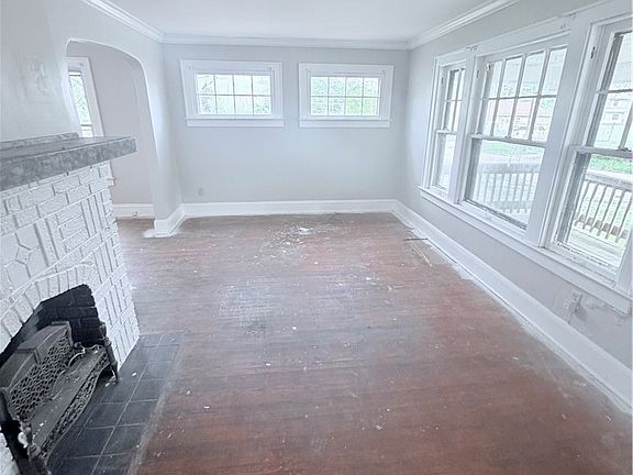 4th image of 1174 Mercer Ave