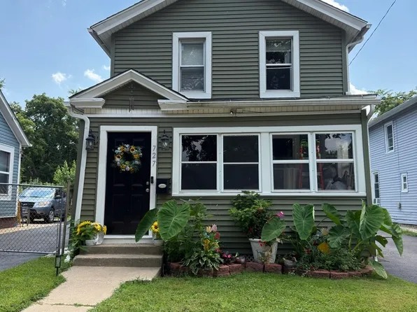 727 Superior St, Aurora, IL 60505
