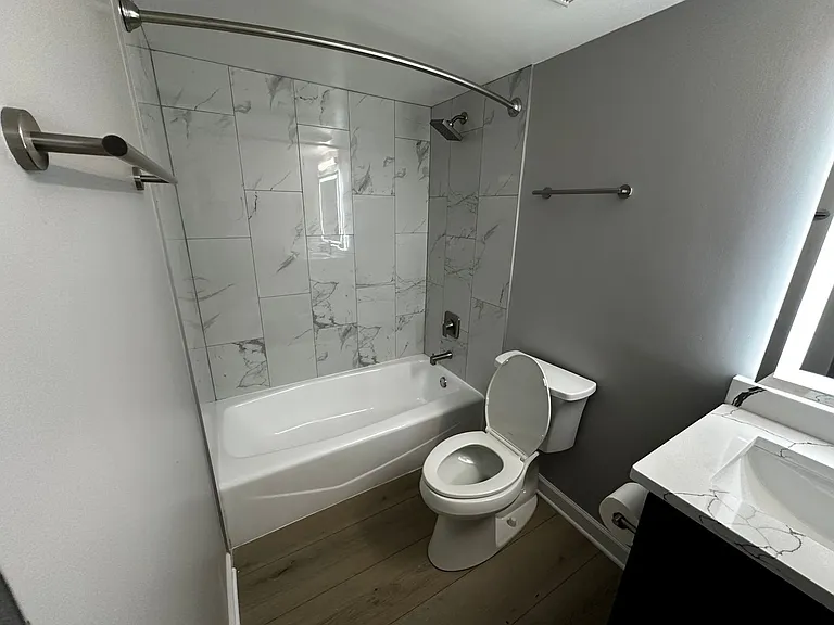 Royal Grove Apartments — Photo 22