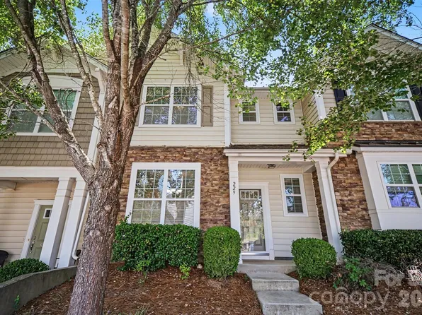 229 Misty Knoll Ln, Belmont, NC 28012