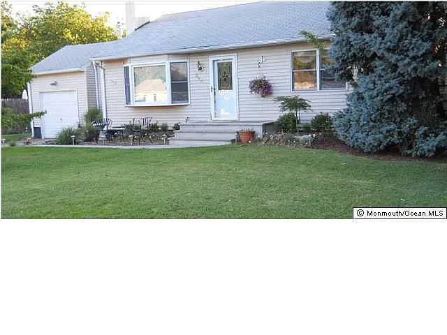 284 Delaware Dr photo 1
