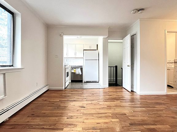 3rd image of 471 18th St #1ER