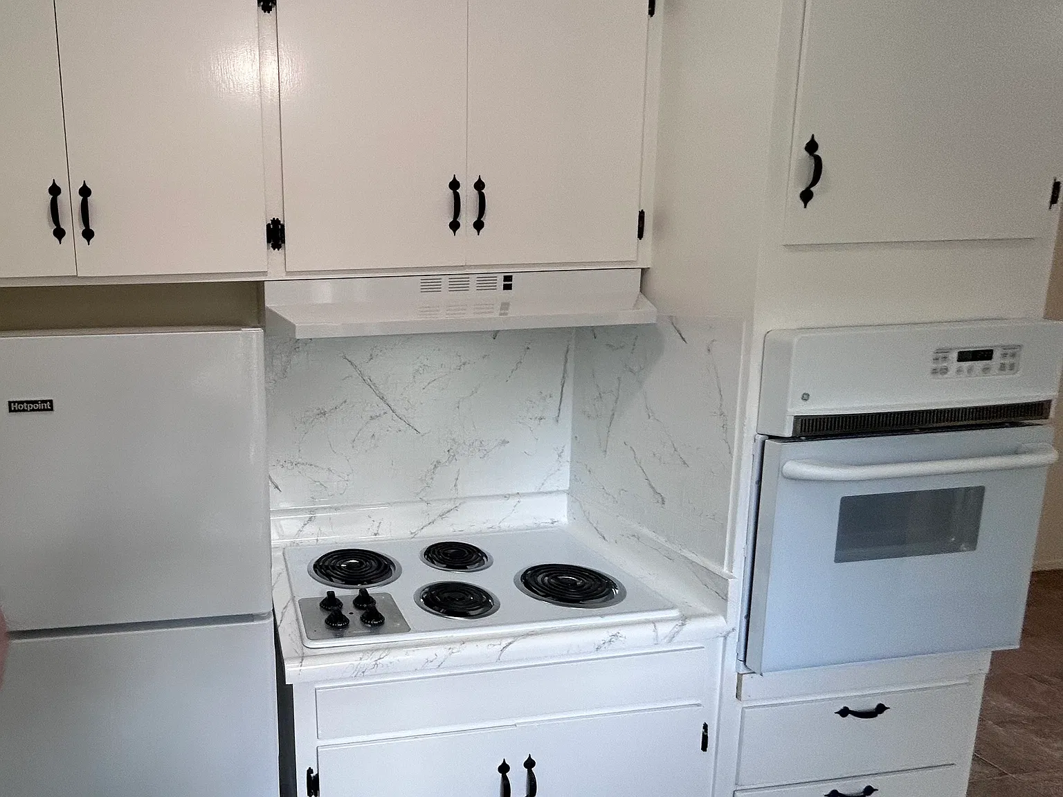 2 bed, 900 sqft, $3,195 — Photo 3