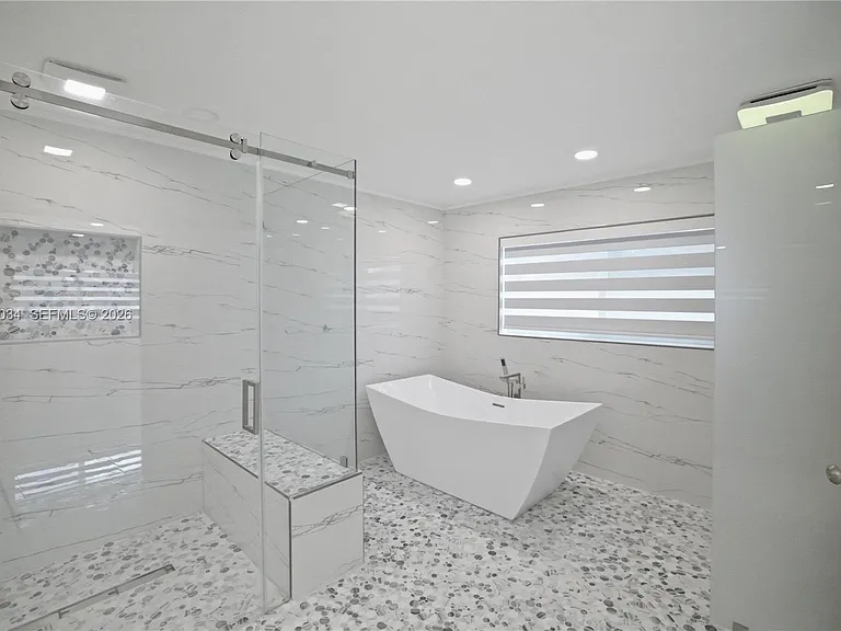 7051 SW 29th St — Photo 11