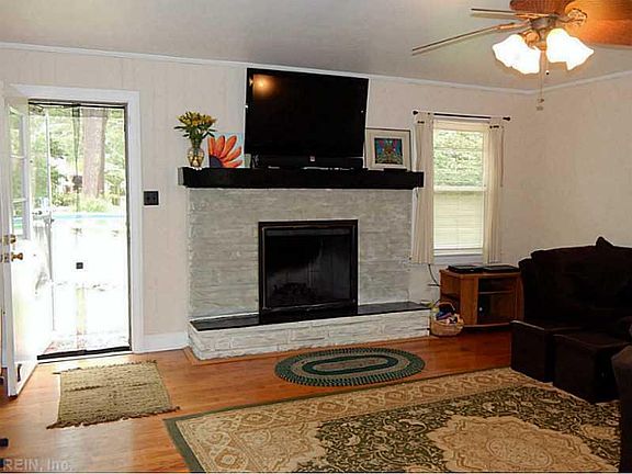 3rd image of 5528 Springwood Dr