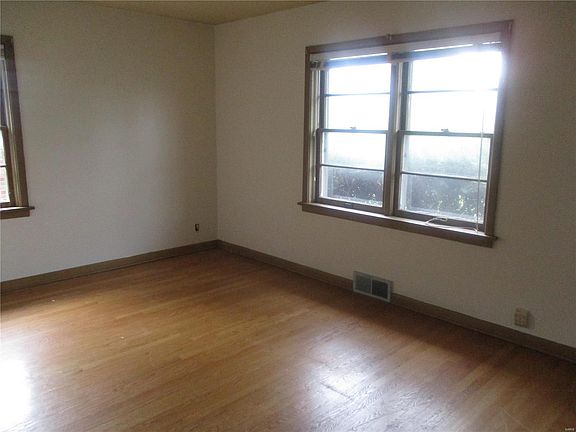 5th image of 8894 Berkay Ave