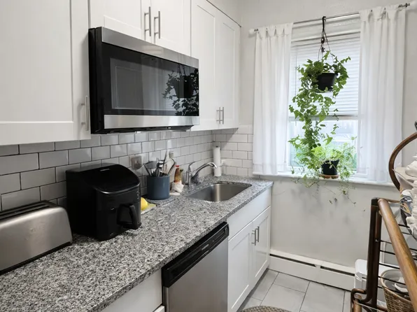 20 10th St Floor 1, Providence, RI 02906