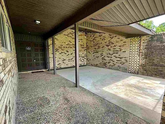 3rd image of 2707 Seattle Ave