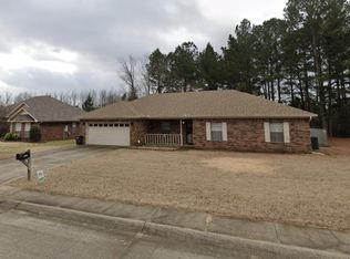 1303 Foxwood Dr, Jacksonville, AR 72076