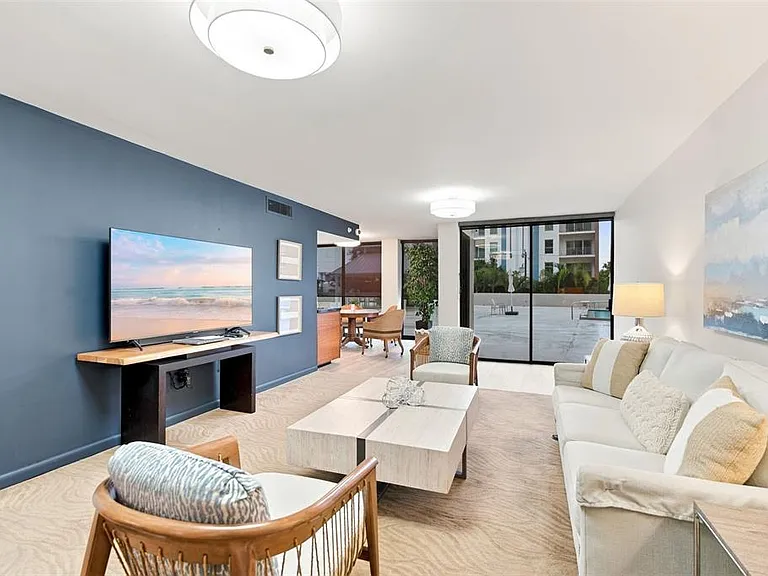 707 S Gulfstream Ave #207 — Photo 40