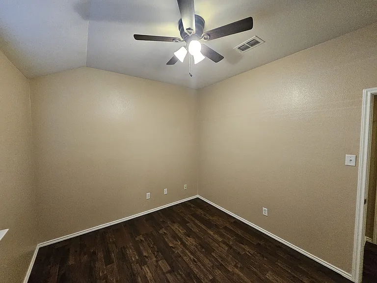 3235 Guadaloupe — Photo 31