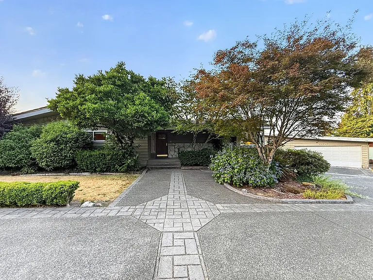 16706 SE 44th St — Photo 40