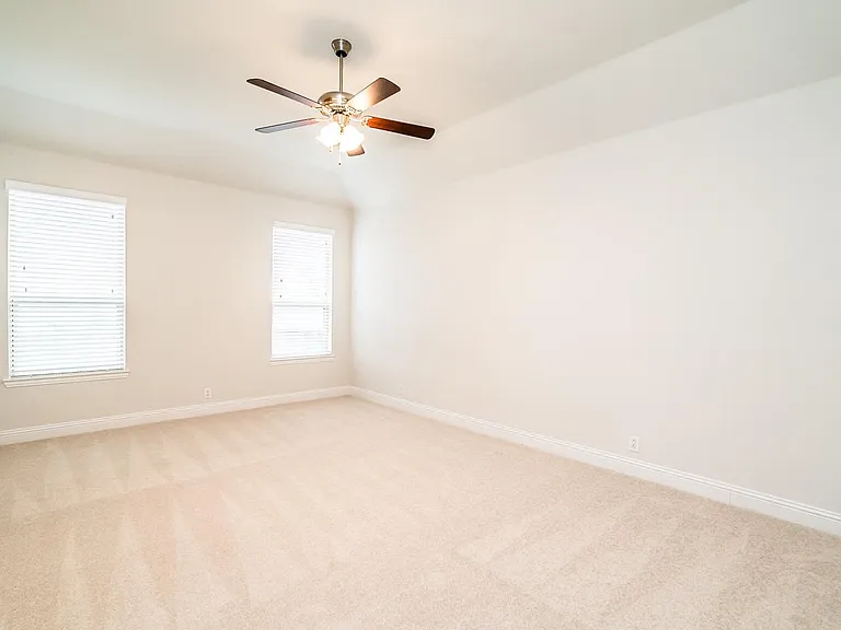3816 Walden Dr — Photo 15