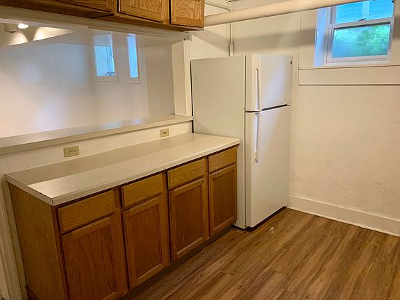 4th image of 1838 N Oakland Ave APT 9