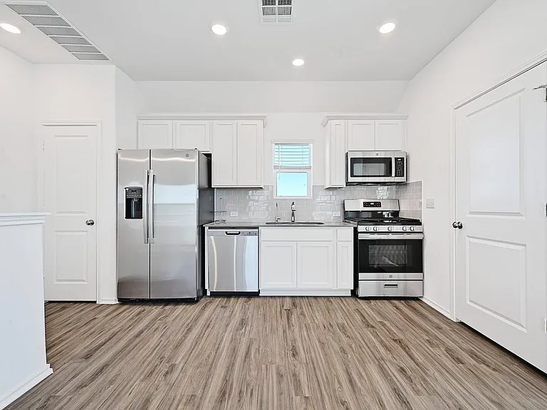 139 Rioja Garage Apartment #GARAGE — Photo 9