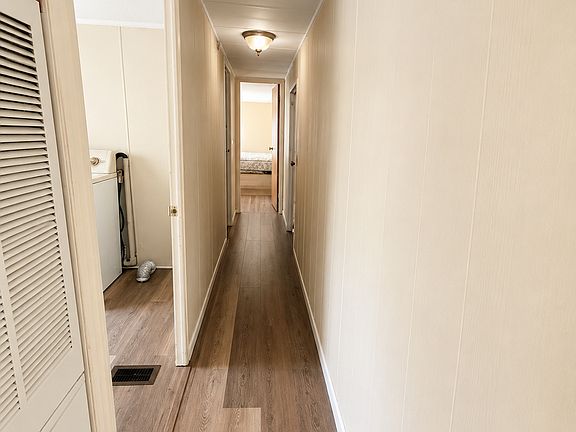 4th image of 1003 Elm St #G
