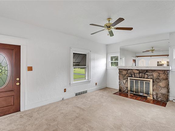 3rd image of 229 Country Club Dr