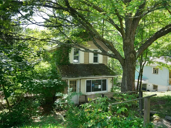 502 Main St, Lyndora, PA 16045