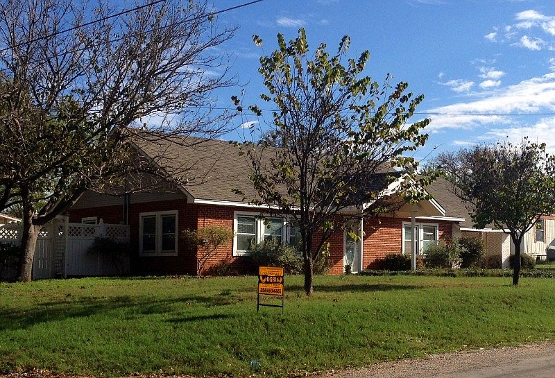 1st image of 509 E Ayers Ave