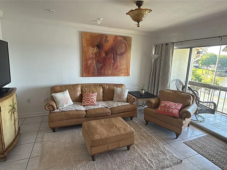 614 Orange Dr #200 — Photo 4