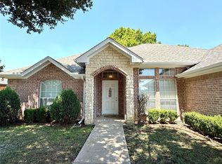 309 Vera Dr, Burleson, TX 76028