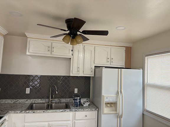 5th image of 922 Hastings St #920