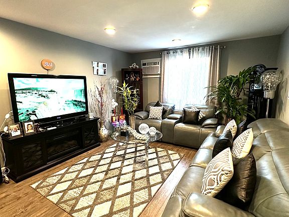 4th image of 105 W Elk Trl APT 105