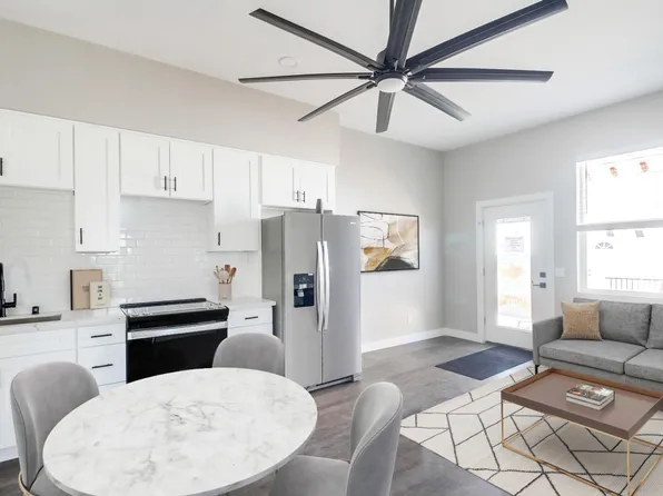 Glo, 4969 Mills St APT 2, La Mesa, CA 91942