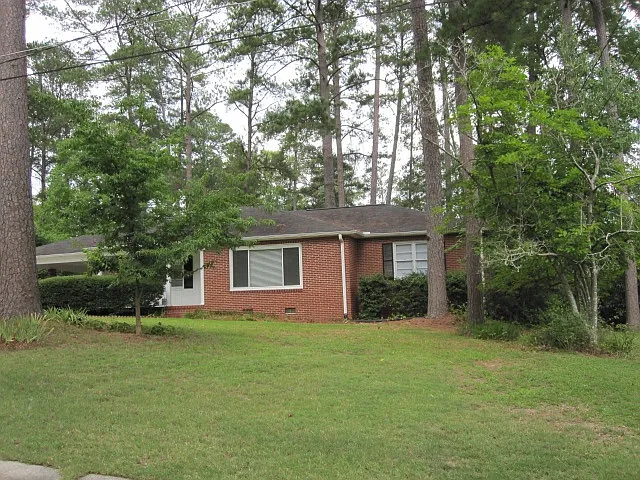 827 Edward Pl — Photo 1