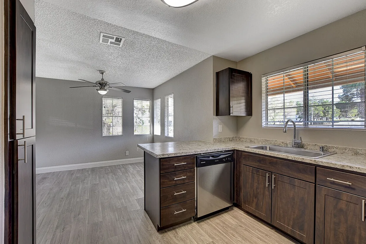Hidden Cove Apartments — Photo 2