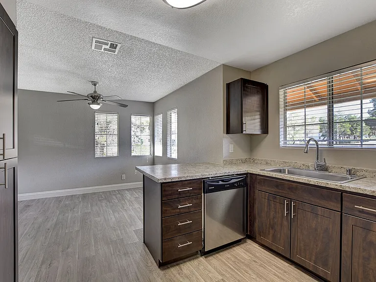 Hidden Cove Apartments — Photo 2