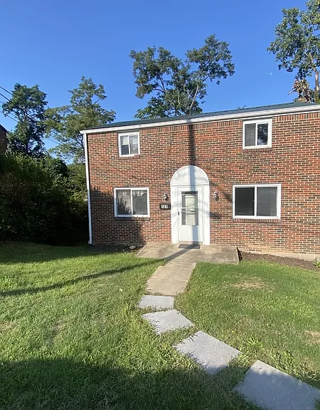 121 Lois Dr — Photo 1